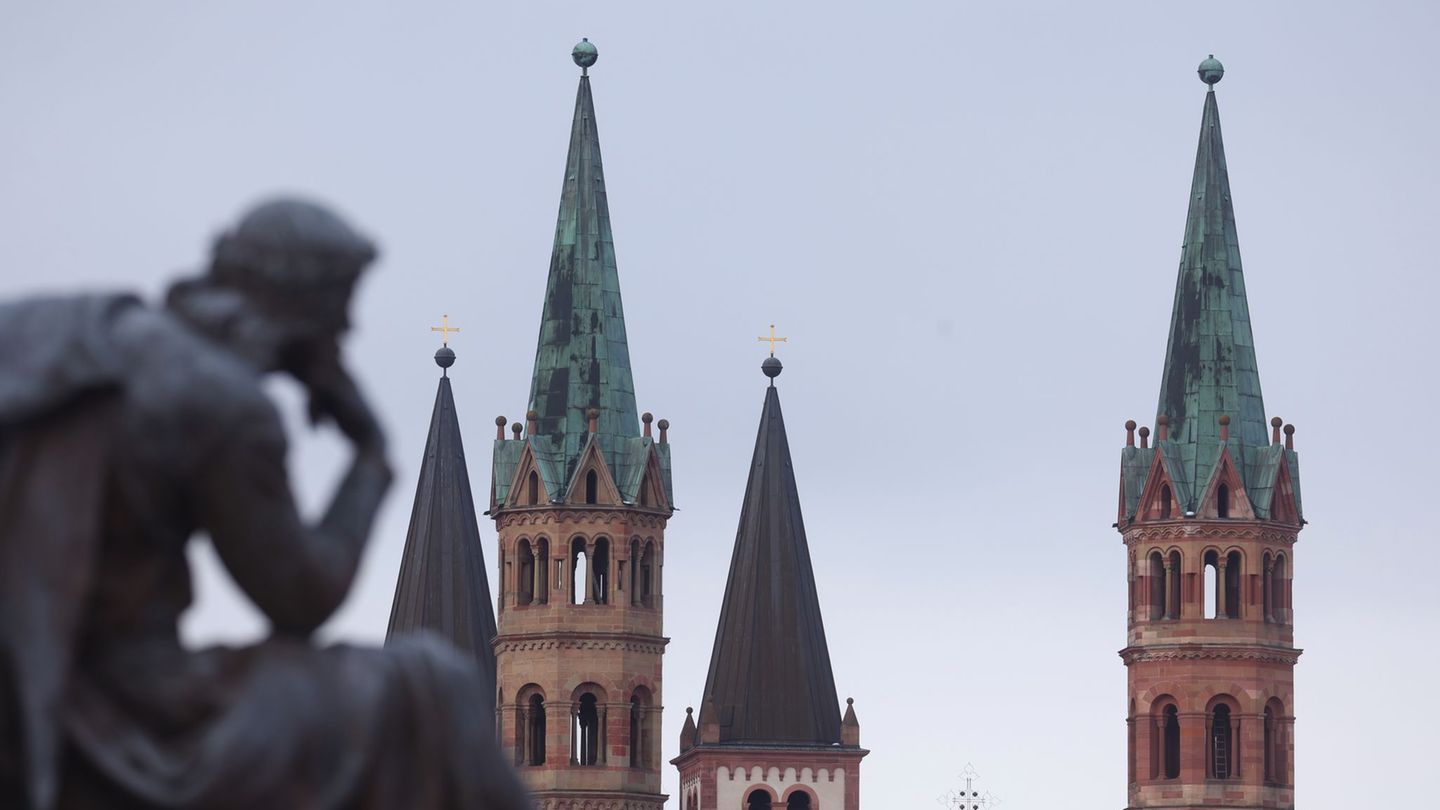 Katholische Kirche: Weniger Neupriester als Bischöfe in Bayern