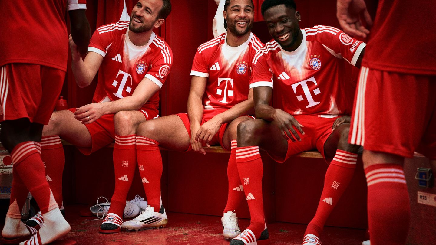 Premiere gegen Auckland: FC Bayern in neuen Trikots bei Club-WM