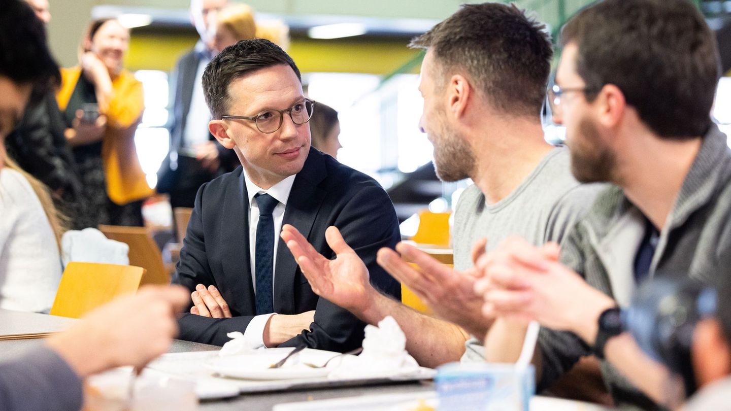 Hochschulen: Petition im Landtag: Studierende fordern Entlastung