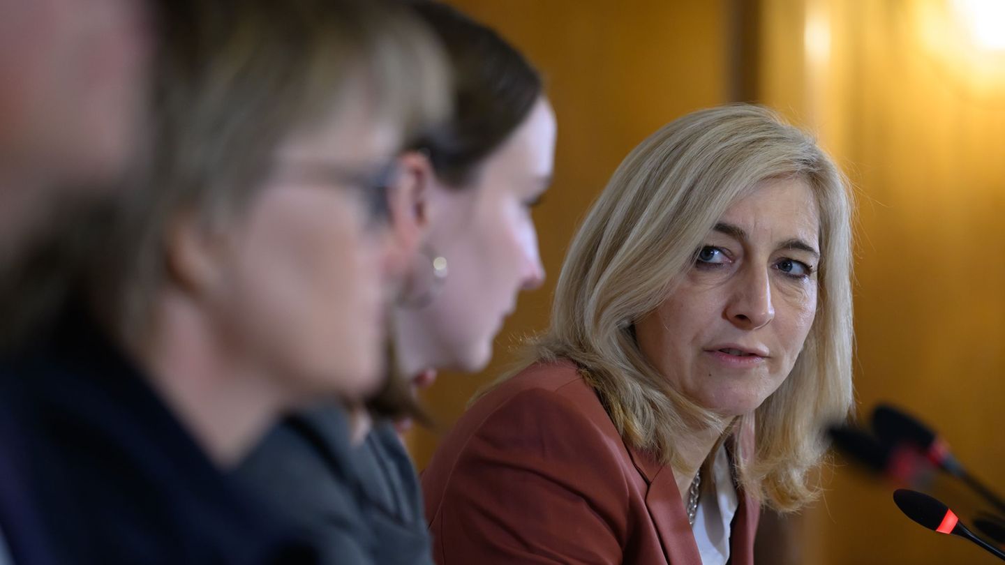 Gesundheitsministerkonferenz: Warken: Soforthilfen für Kliniken erst nach der Sommerpause