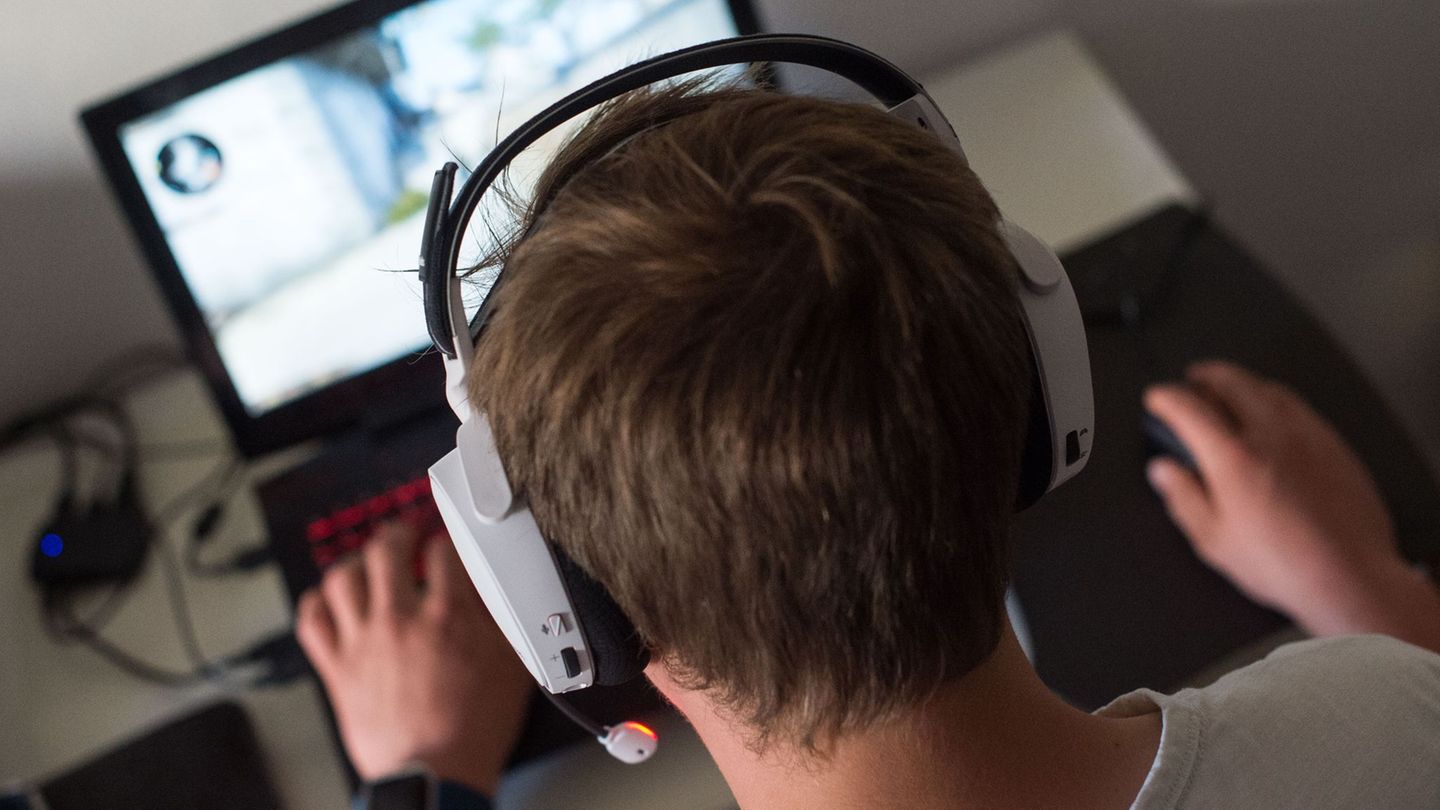 Gaming als Gefahr: Wie sich Jugendliche durch Computerspiele radikalisieren
