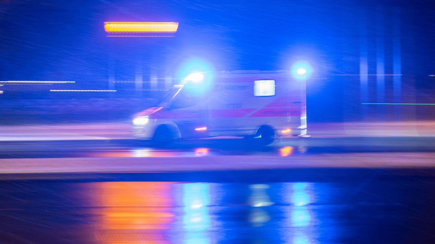 Hamburg: E-Scooter-Fahrerin bei Unfall lebensgefährlich verletzt