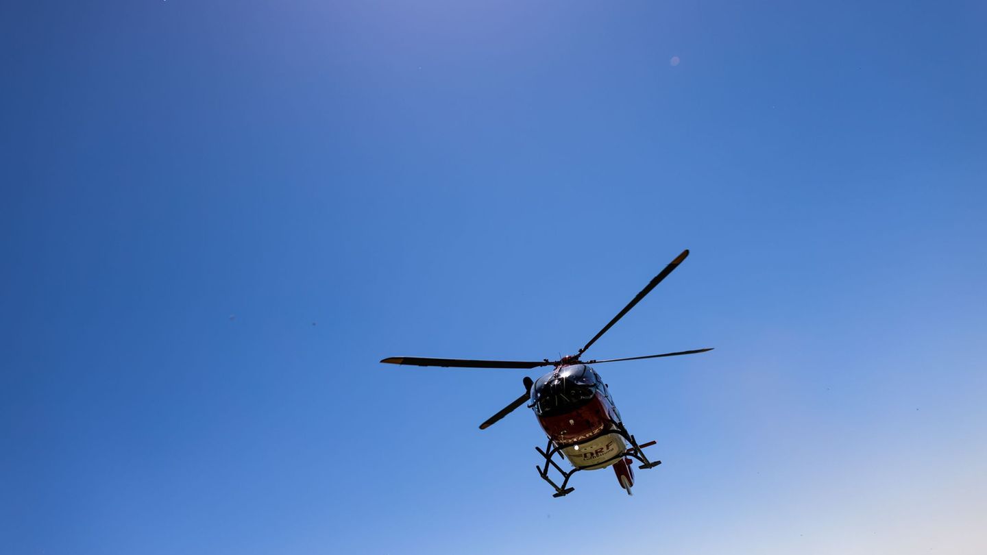 Unfall mit Motorrad: Von Autofahrer übersehen – Biker lebensgefährlich verletzt