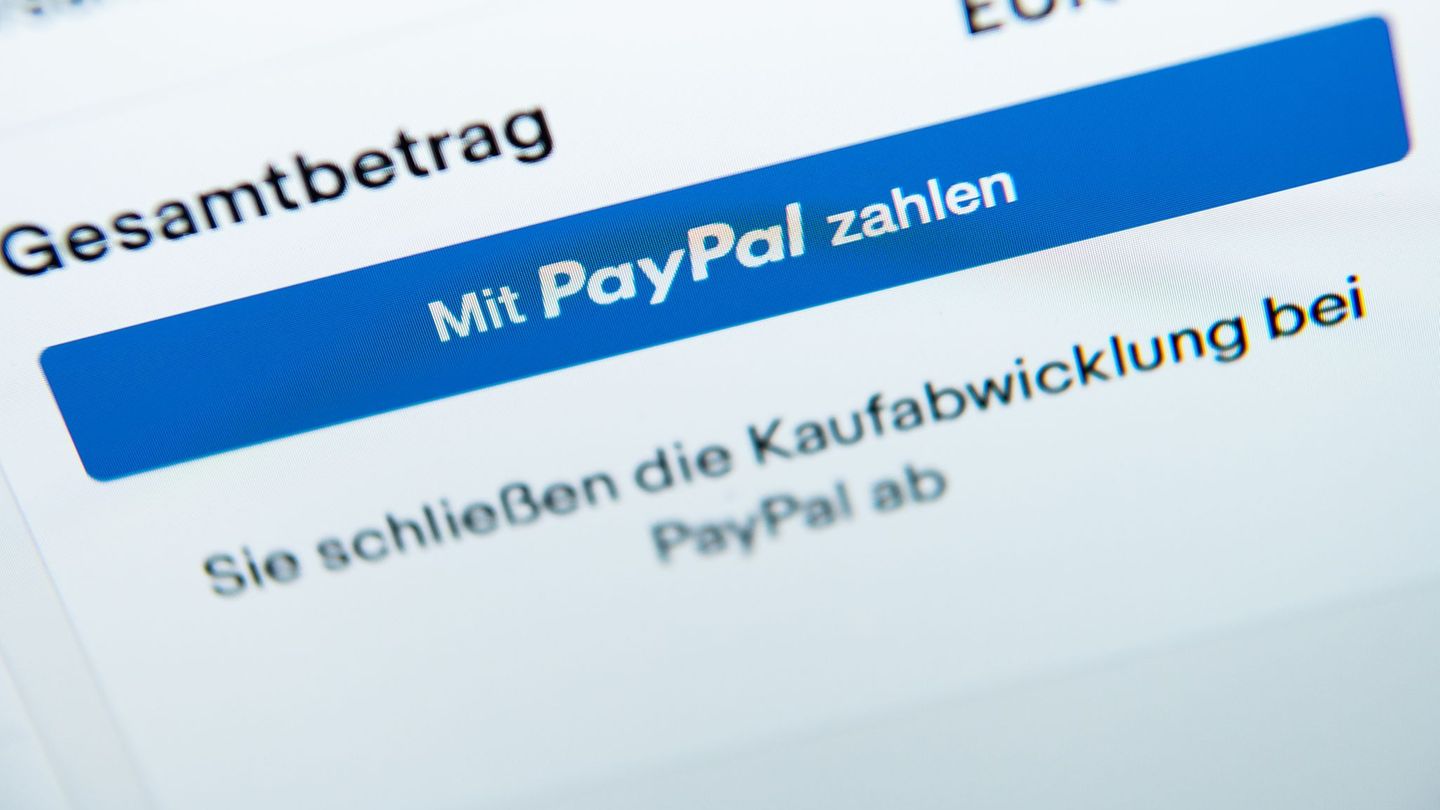 Betrug: Tausende Euro verloren: Unbekannte buchen über PayPal ab