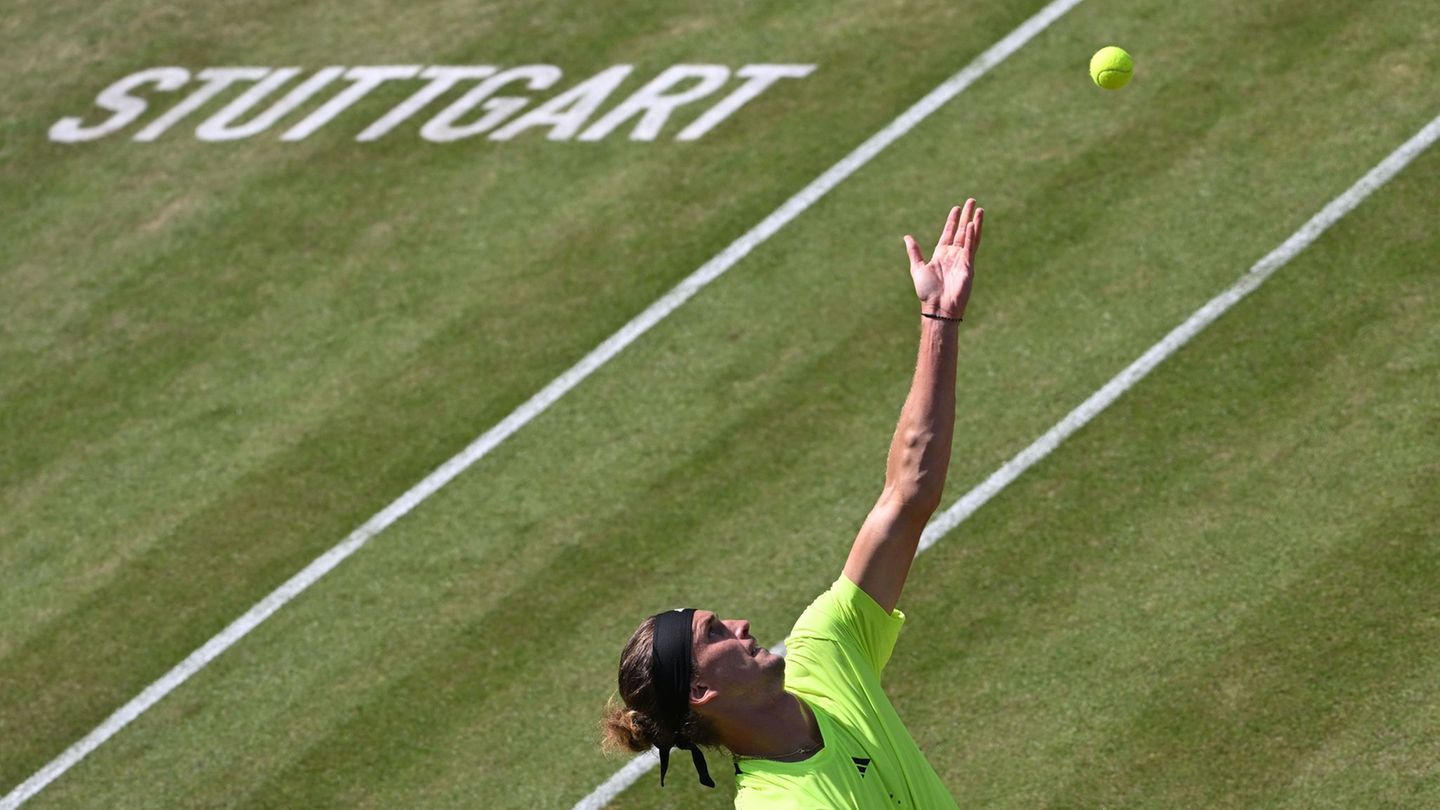 Rasentennis: Nach Paris-Frust: Zverev erreicht Halbfinale in Stuttgart