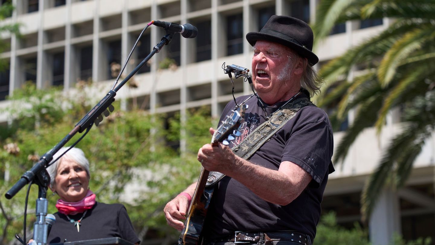 „Talking To The Trees“: Folkrock-Musiker Neil Young bringt neues Album heraus