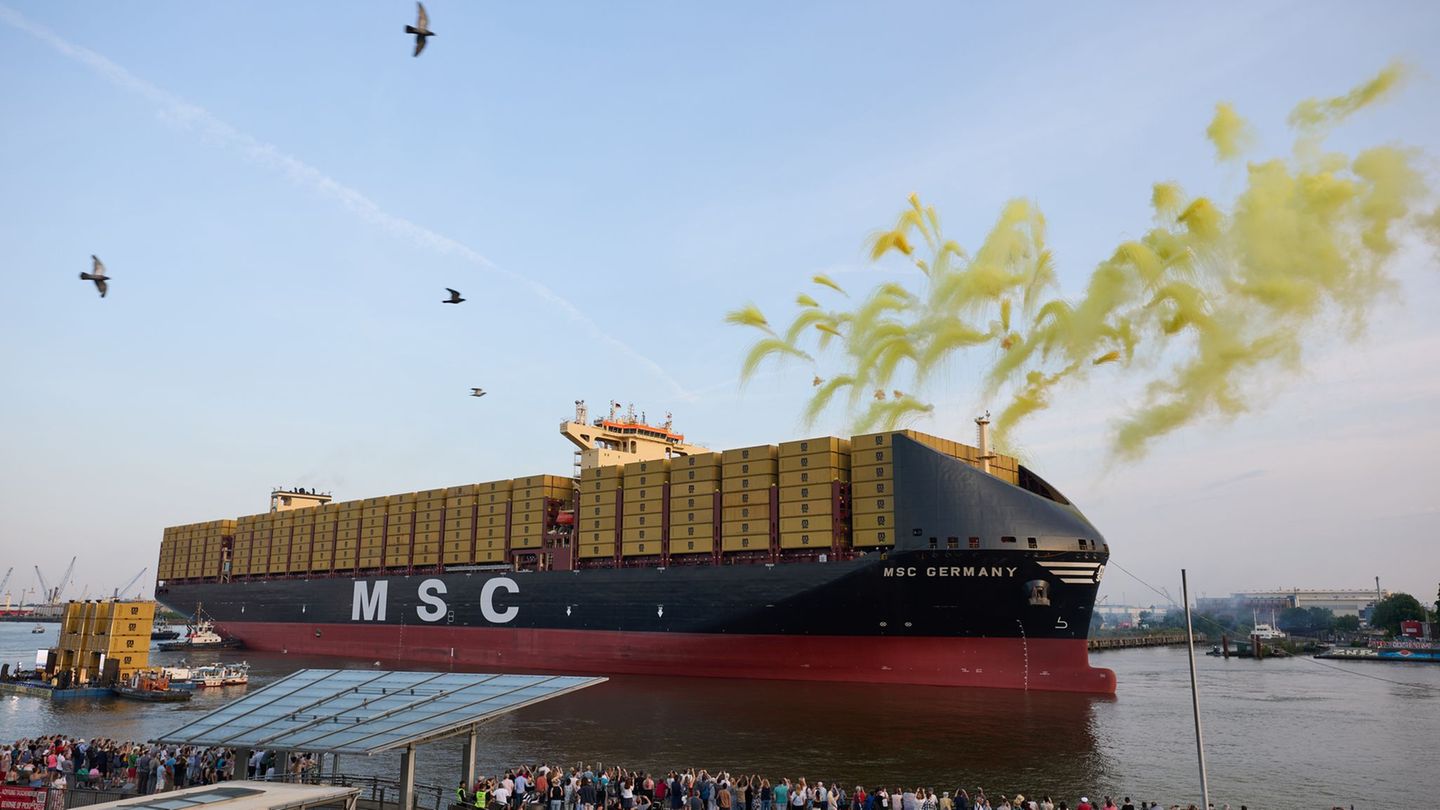 Festival am Hafen: Hafenspektakel bei Taufe der „MSC Germany“