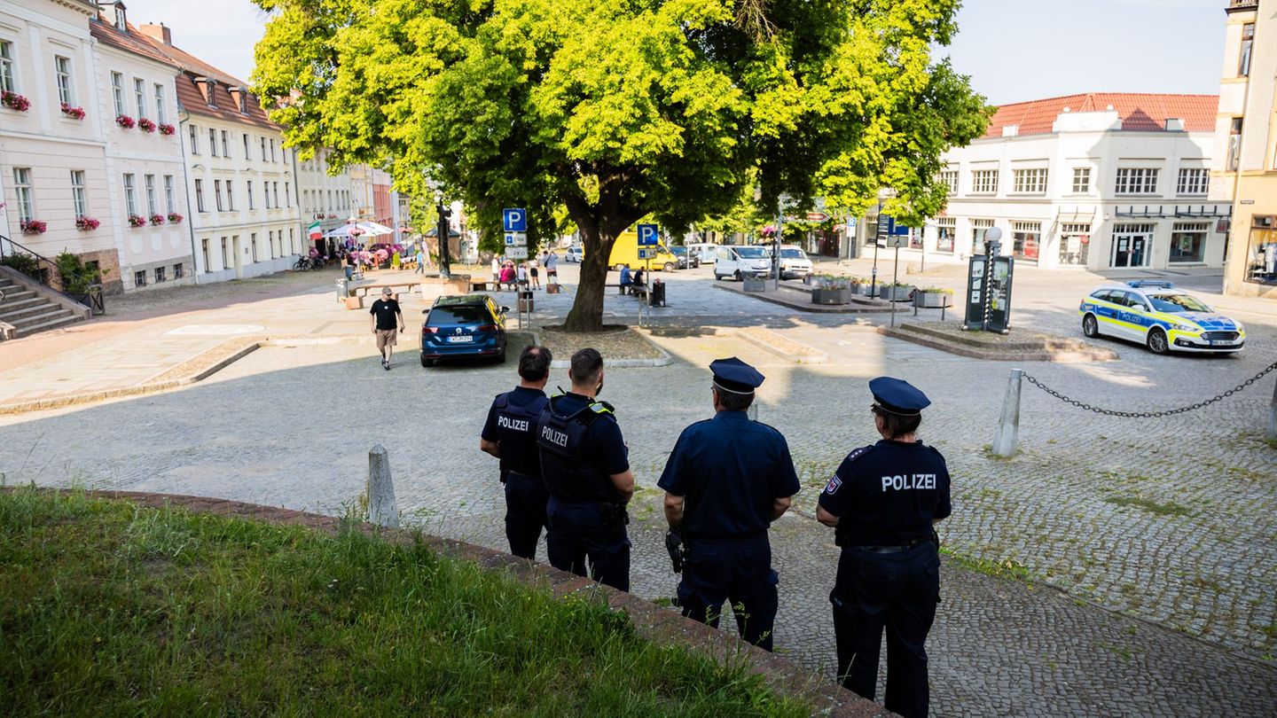 In Bad Freienwalde: Vermummte greifen Fest für Vielfalt an