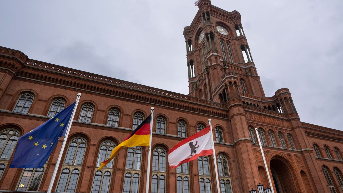 Militär: Veteranentag: Berliner Dienstgebäude sollen beflaggt werden