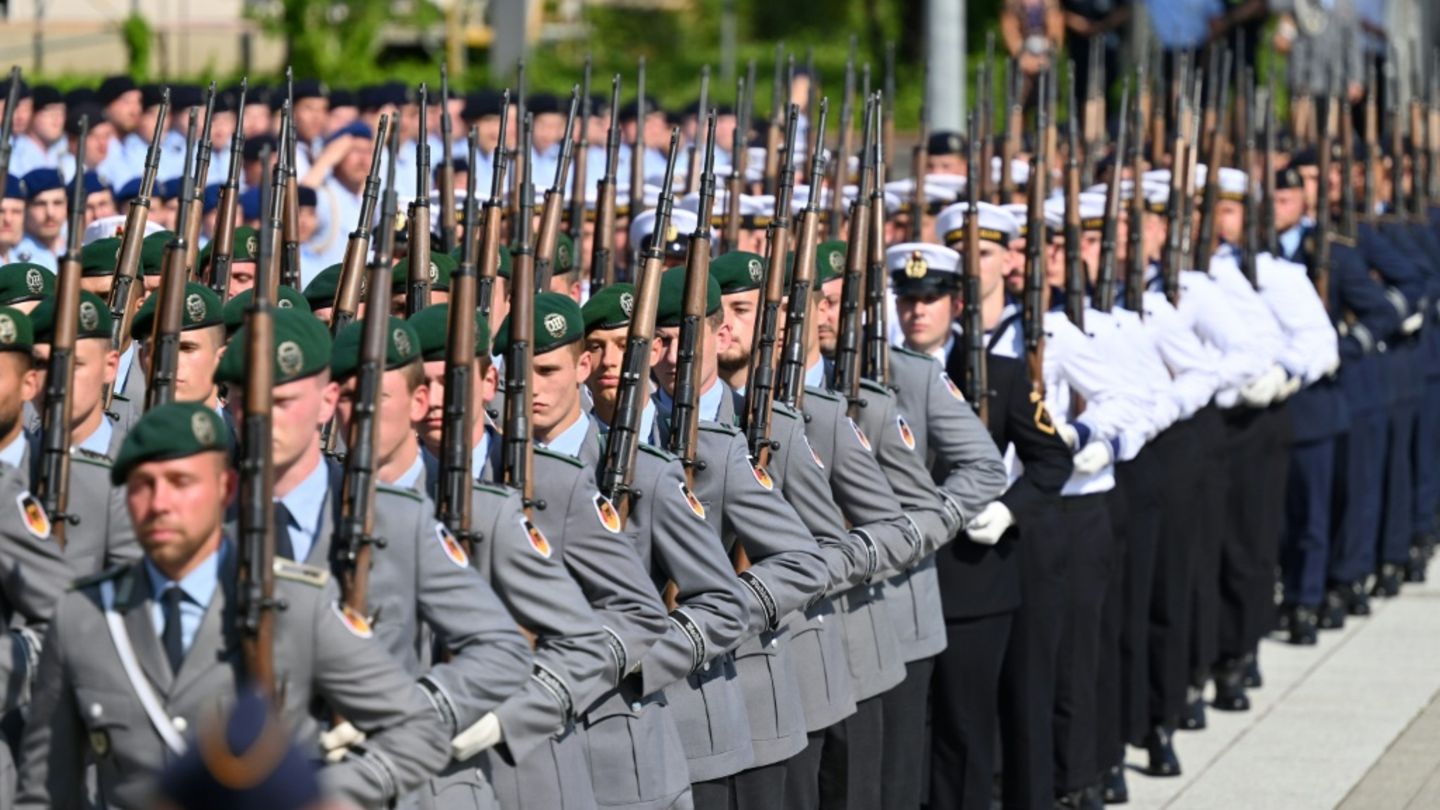 Wehrbeauftragter Otte: Soldaten schützen auch Freiheit von Friedensaktivisten