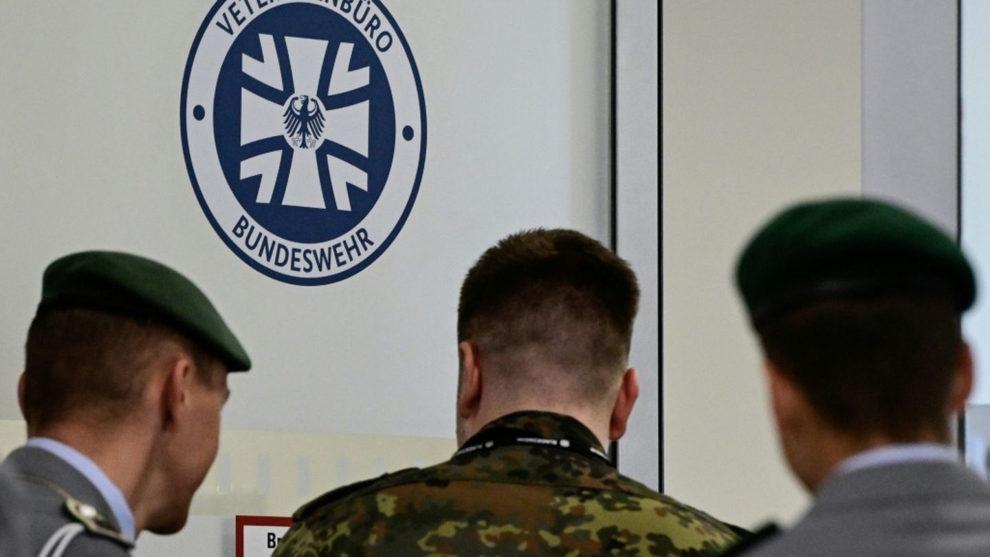 Erster Nationaler Veteranentag soll Arbeit von Soldatinnen und Soldaten würdigen