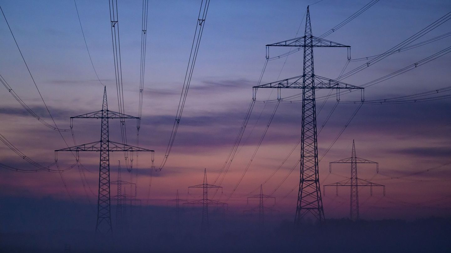 Ausbau der Stromnetze: Strom durch Freileitung statt Erdkabel? Das wären die Folgen