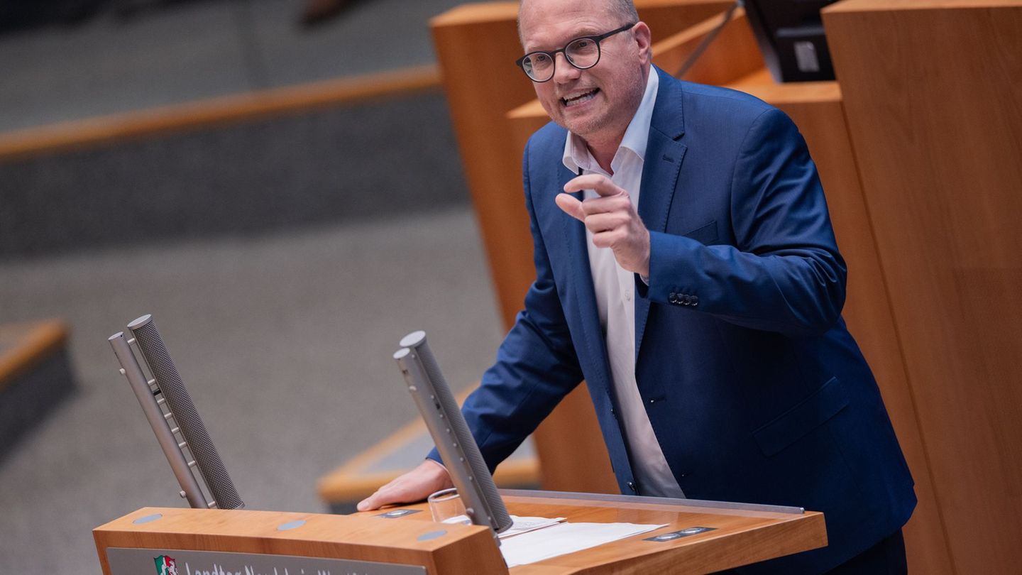 Kritik wegen Thyssenkrupp: Oppositionsführer über Wüst: „Freundlicher Herr Tut-nix“