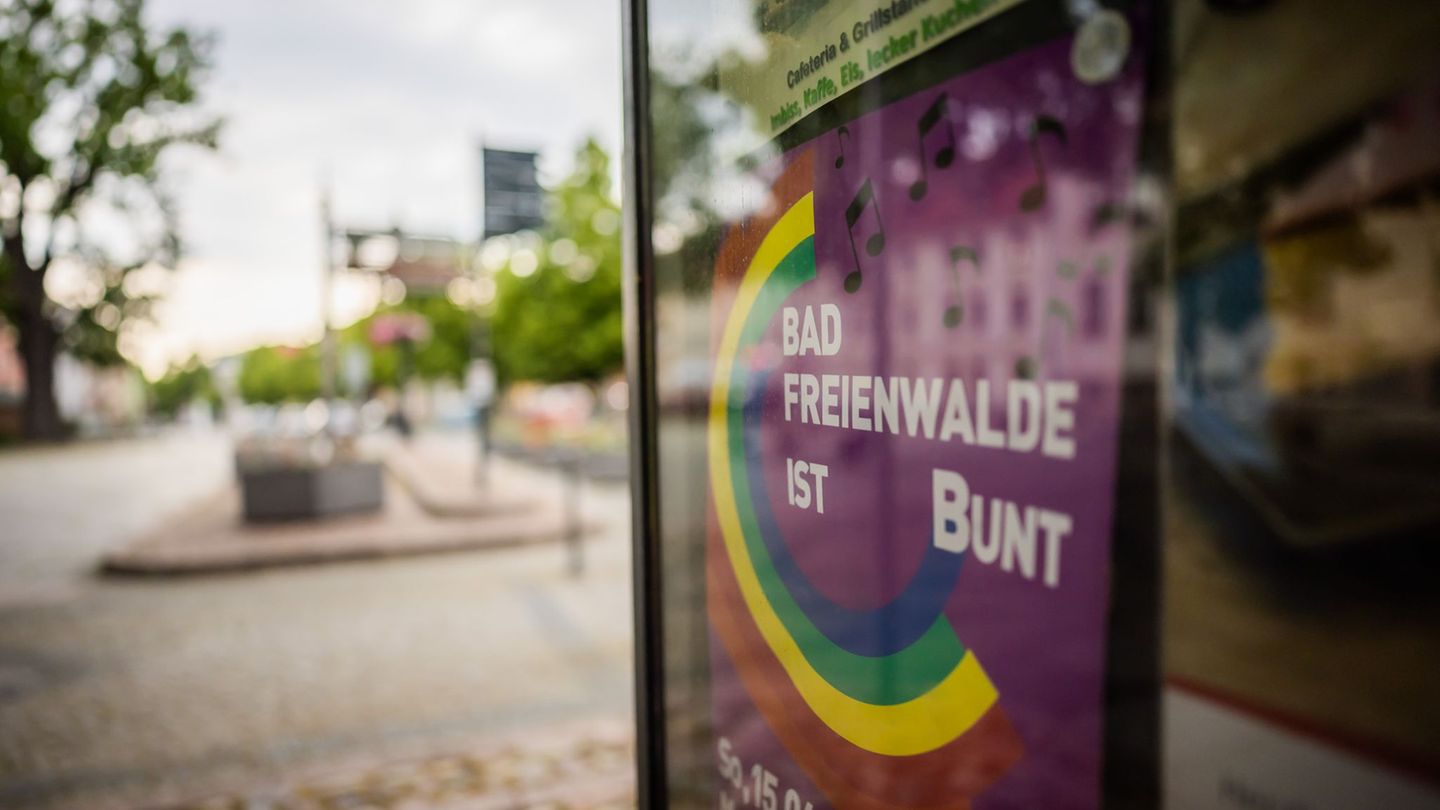 Vermummte in Bad Freienwalde: Attacke auf Fest gegen rechts – Sorge vor weiteren Angriffen
