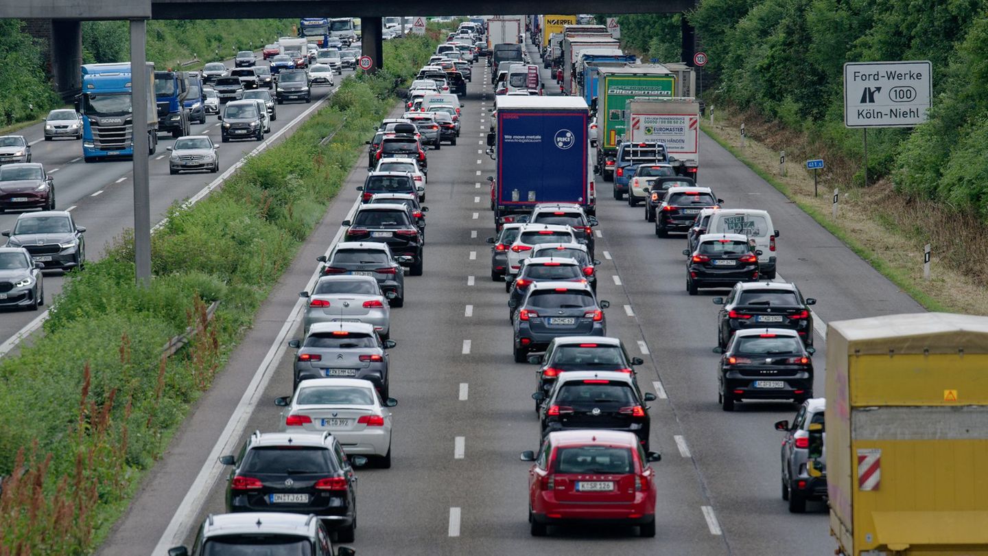 Verkehr: Hohe Staugefahr: NRW vor dem Fronleichnams-Wochenende