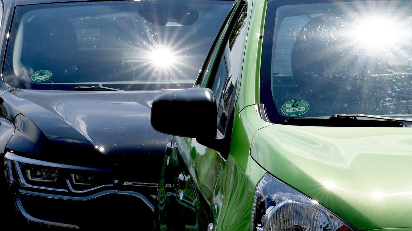 Notfall bei Hitze: Polizei rettet Rentner aus überhitztem Auto