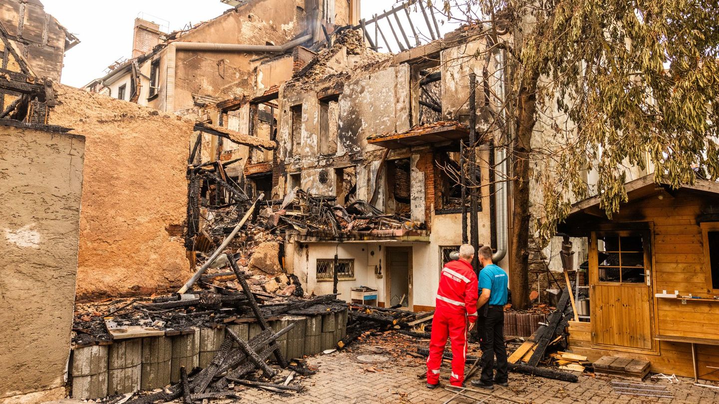 In malerischer Altstadt: Bewohner brauchen nach Großbrand Dach über dem Kopf