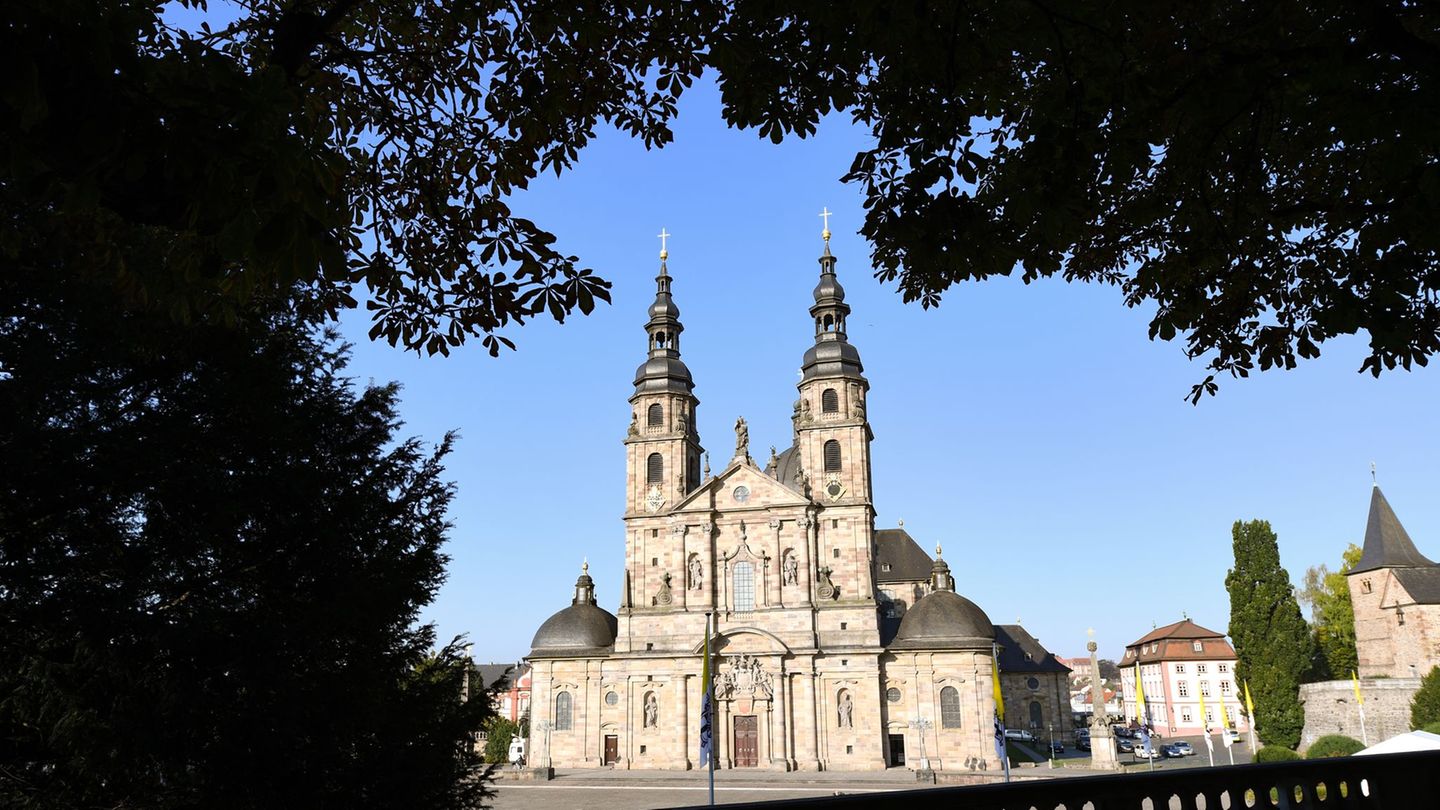 Aufarbeitung von Missbrauch: Kommission legt Bericht zu Missbrauch im Bistum Fulda vor