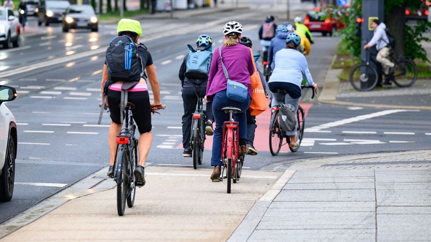 Neue Wege und mehr Rücksicht: Befragung: Viele NRW-Städte werden fahrradfreundlicher
