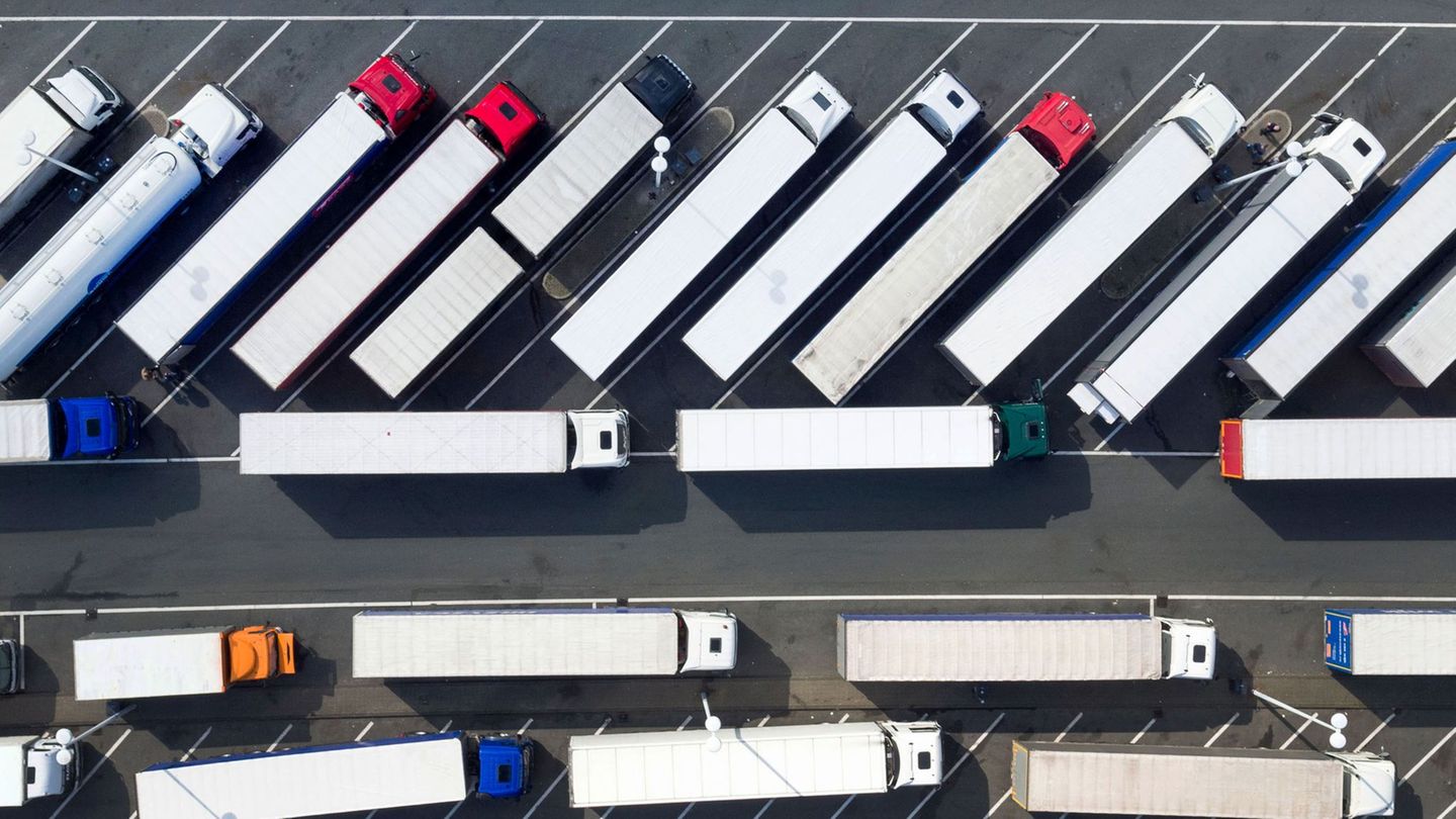 Erhebung: Autoclub: „Extremer Mangel“ an Lkw-Parkplätzen