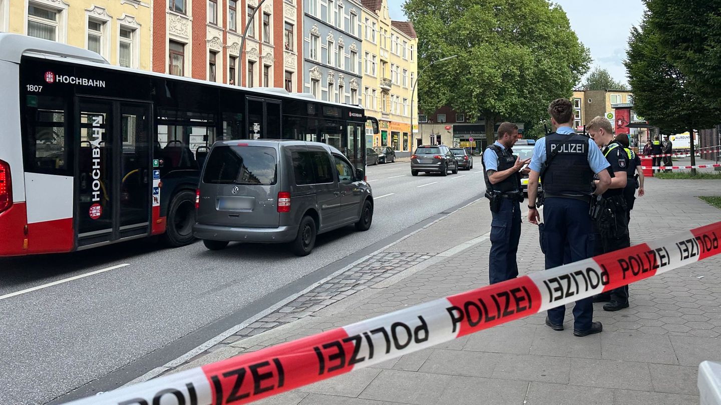 Hamburg: Streit in Hamburger Bus – Menschen mit Schnittverletzungen