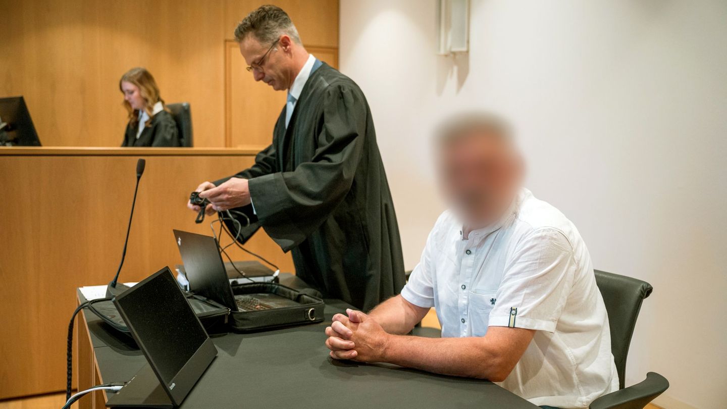 Kriminalität: Prozess gegen 64-Jährigen wegen X-Posts mit „Hitlergruß“