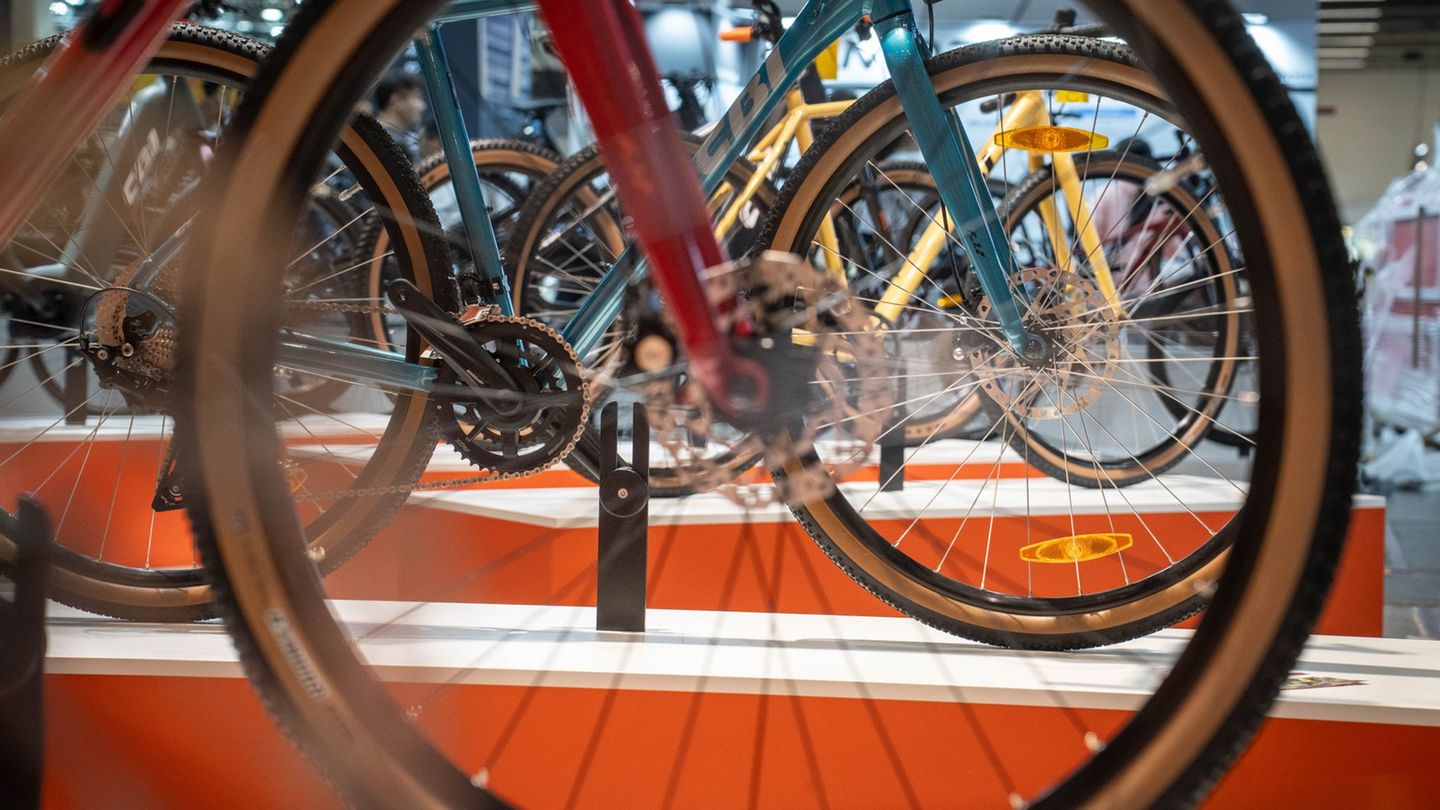 Volle Lager und Rabatte: Umsatz der Fahrradbranche sinkt – und Kunden profitieren