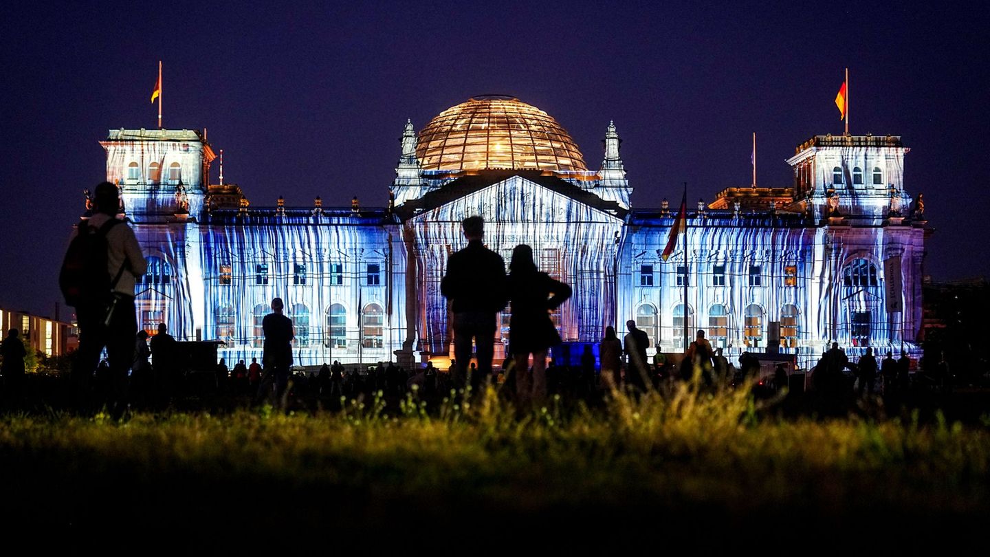 Spektakuläre Lichtinstallation: Initiatoren: 280.000 Besucher bei Reichstags-Projektion