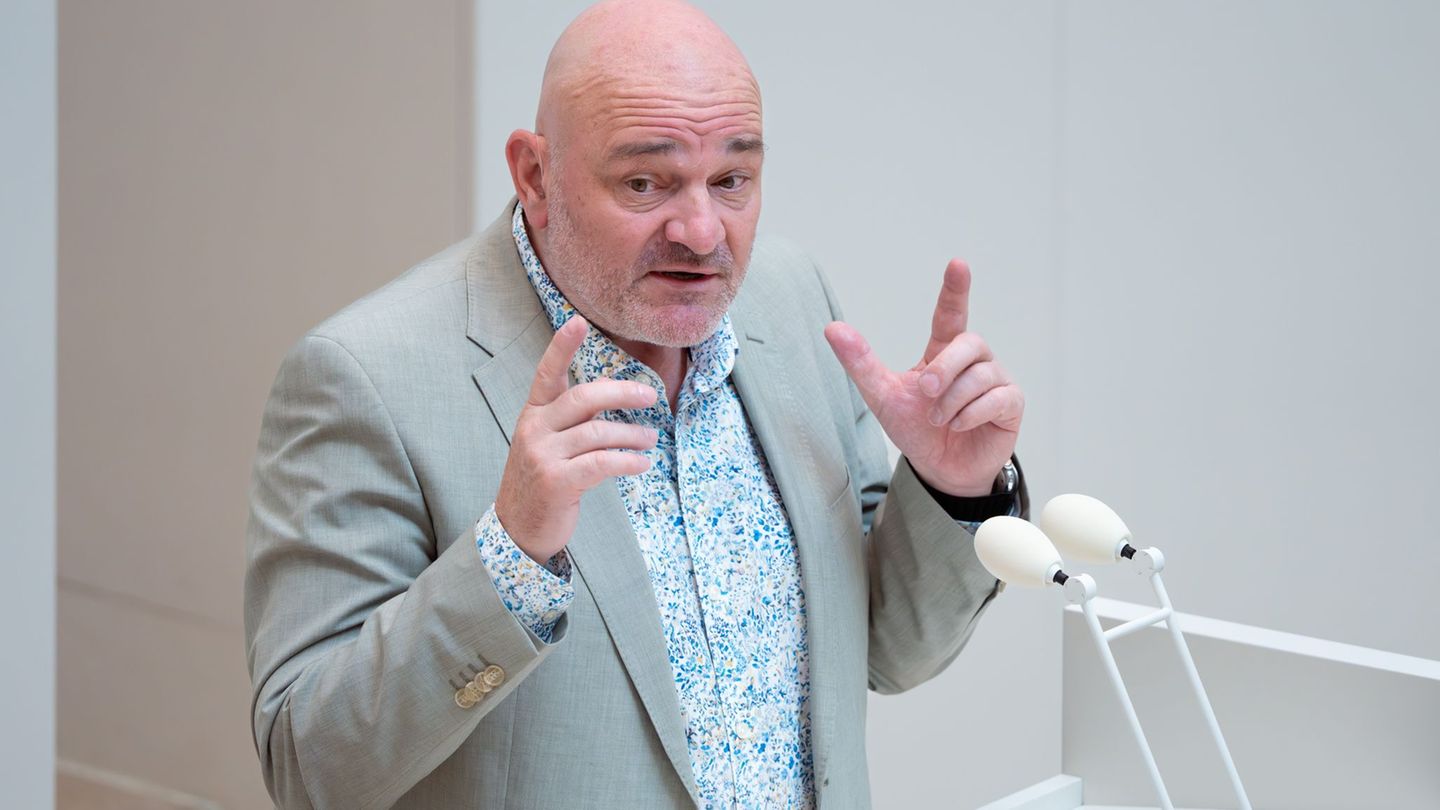 Sparpläne: Finanzminister Crumbach: Haushalt wird Mehrheit bekommen