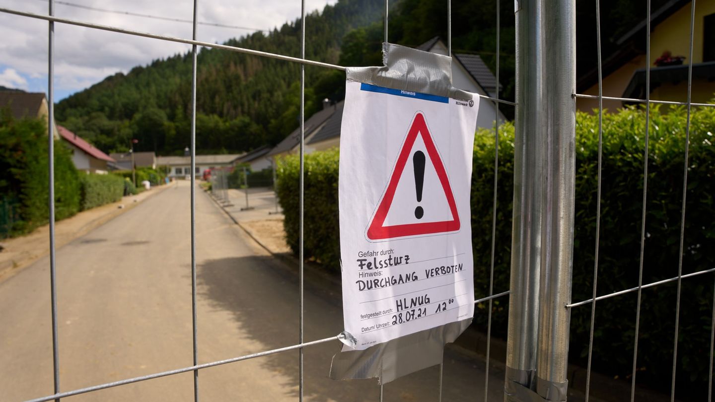 Drohender Felssturz: Gericht: Zaun gegen Steinschlag im Ahrtal bleibt stehen
