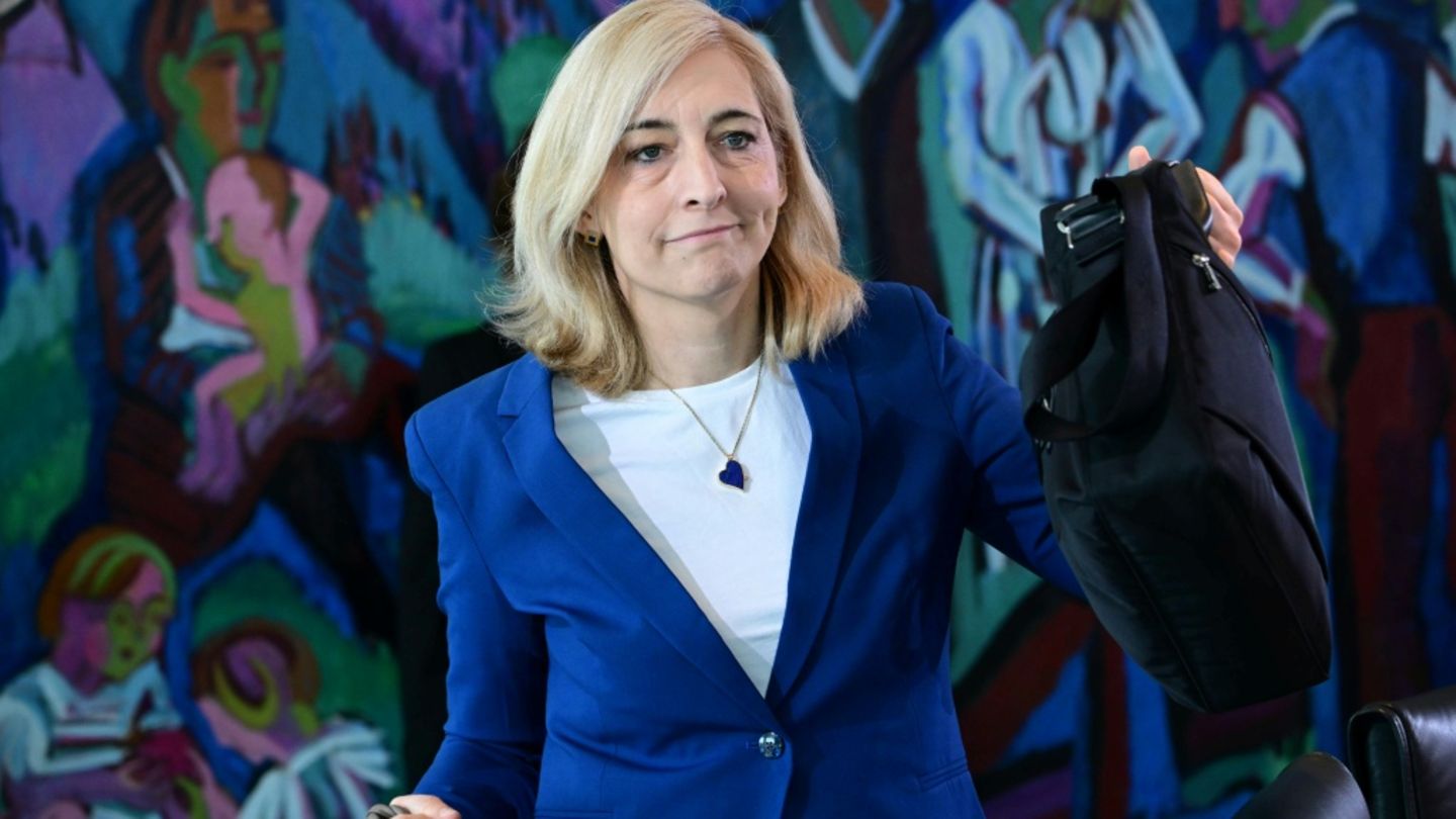 Warken will Masken-Bericht nun doch Haushaltsausschuss vorlegen