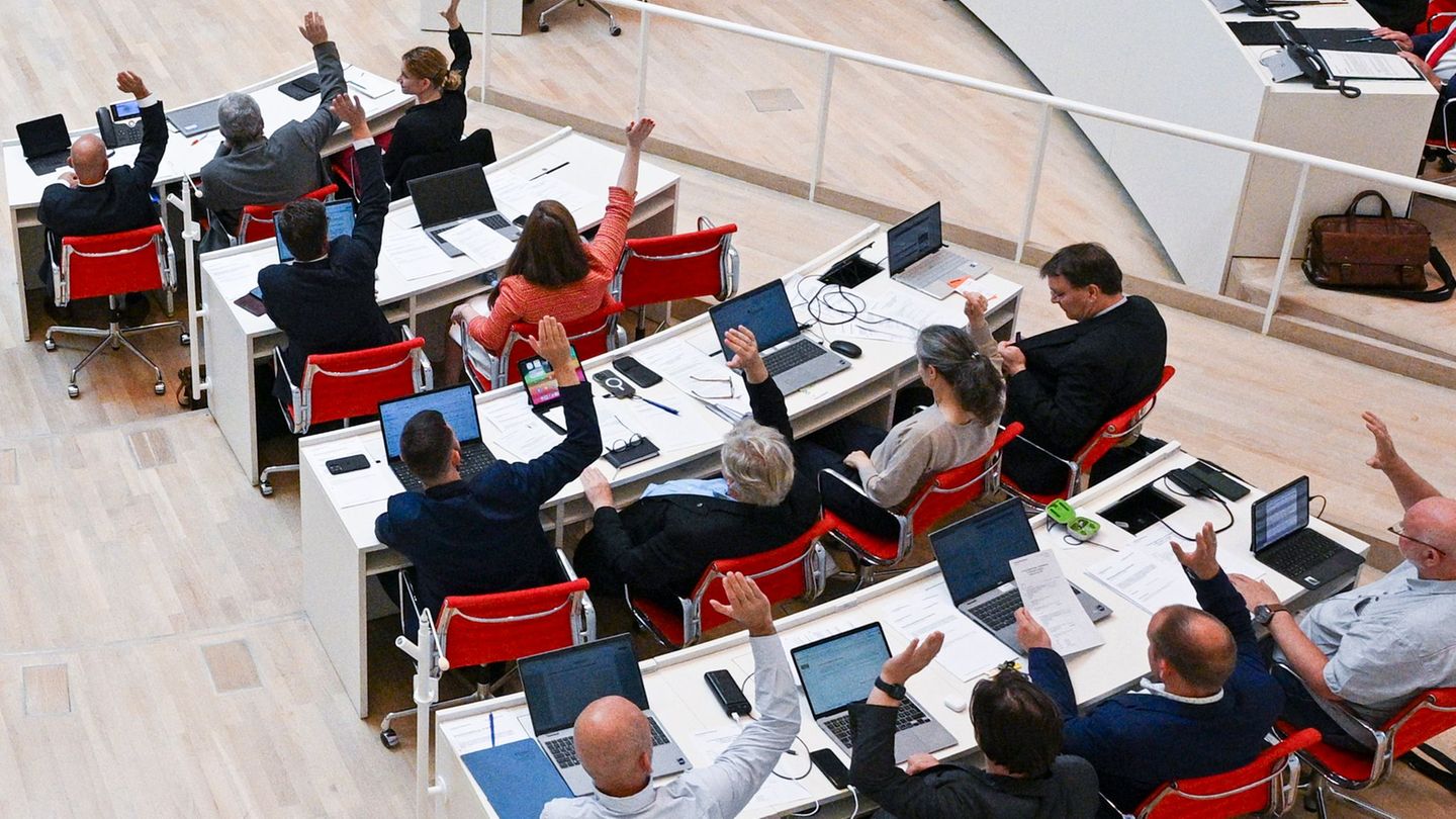 Sparpläne: Haushalt ist beschlossen – Koalition besteht Bewährungsprobe