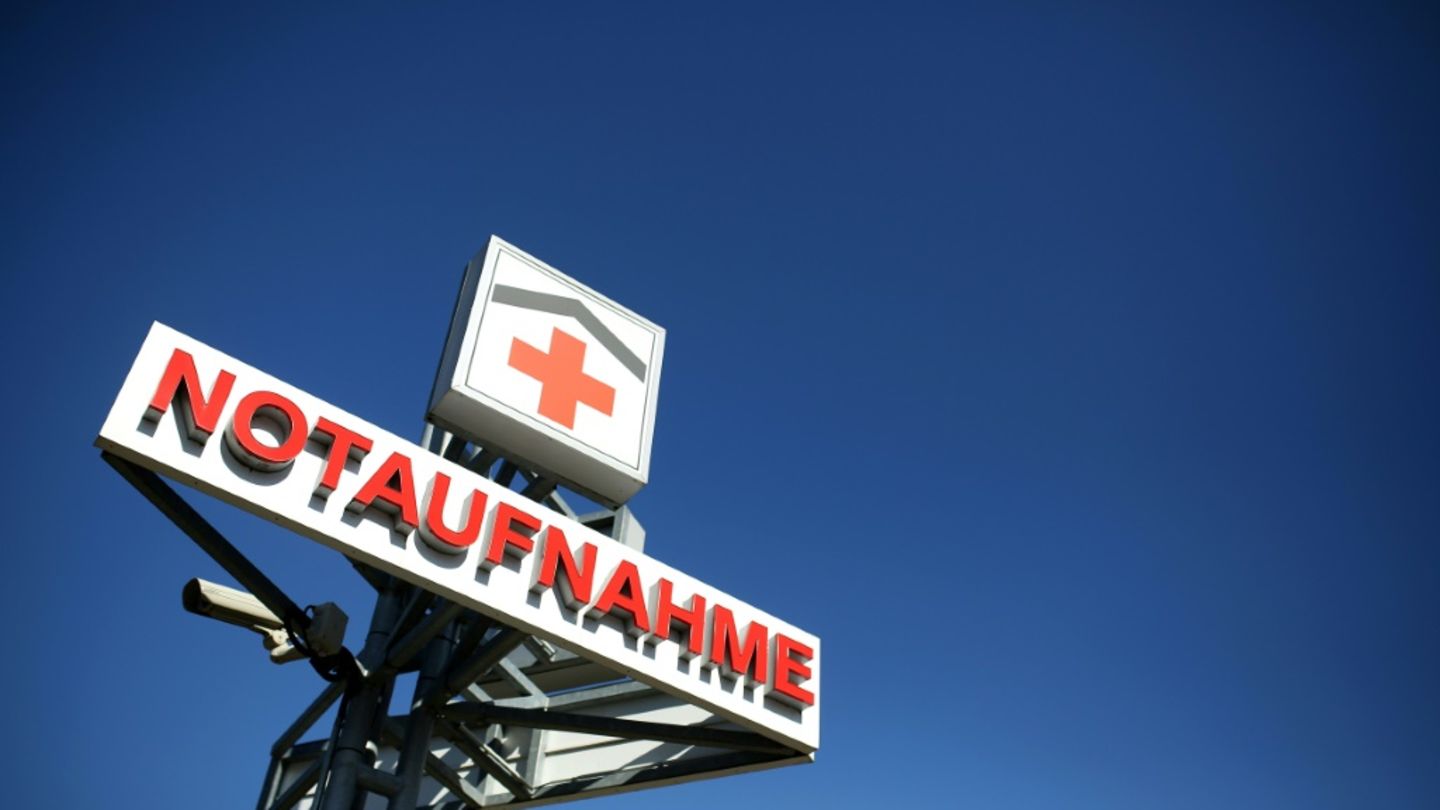 Nach Sturz durch Hoteldach in Bayern: 20-Jähriger erliegt Verletzungen