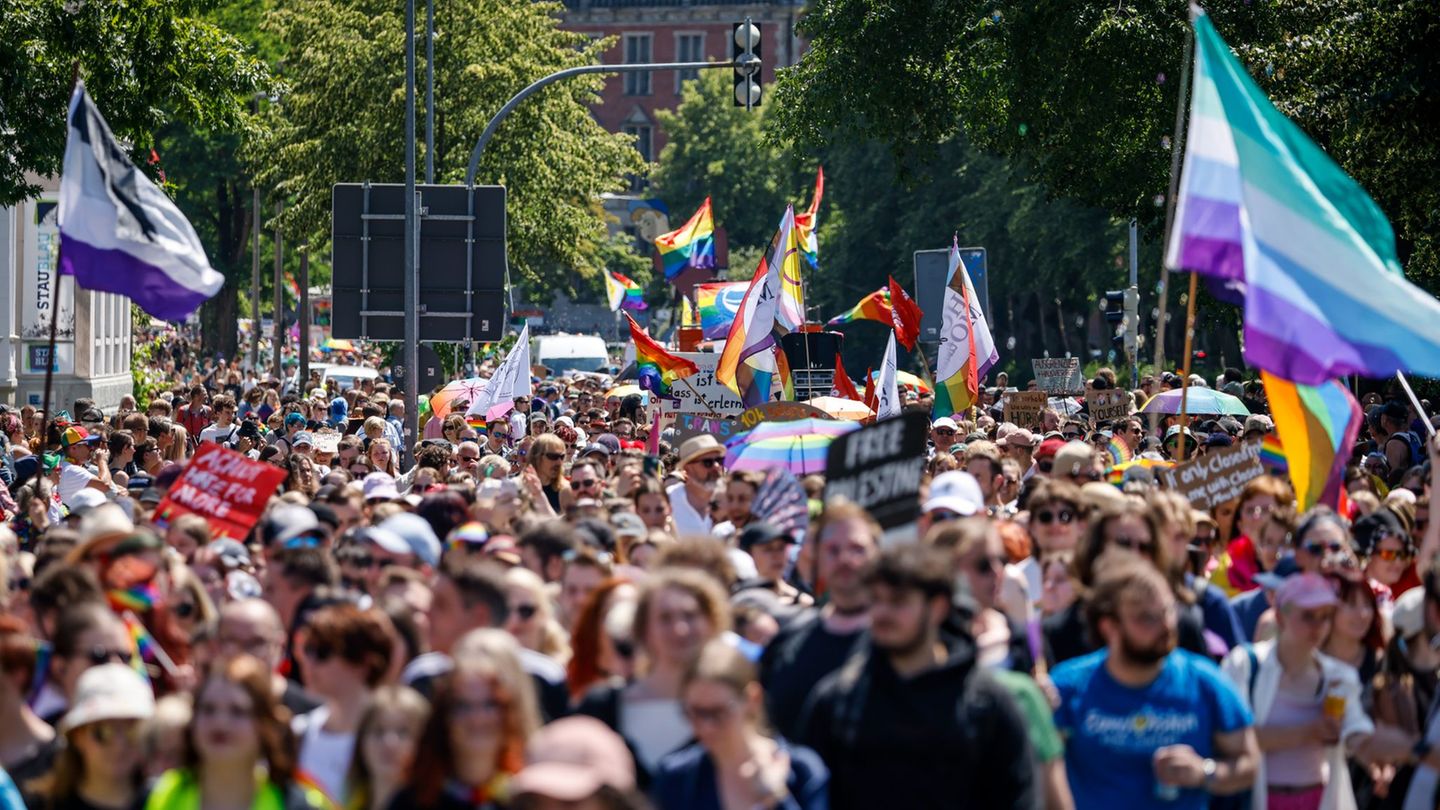 Für Vielfalt und Toleranz: Tausende bei CSD in Oldenburg und Hildesheim
