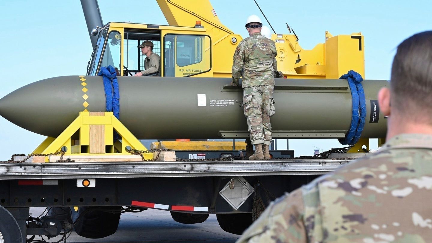 Krieg gegen den Iran: Trumps Mega-Bombe gegen Irans unterirdische Atomanlage