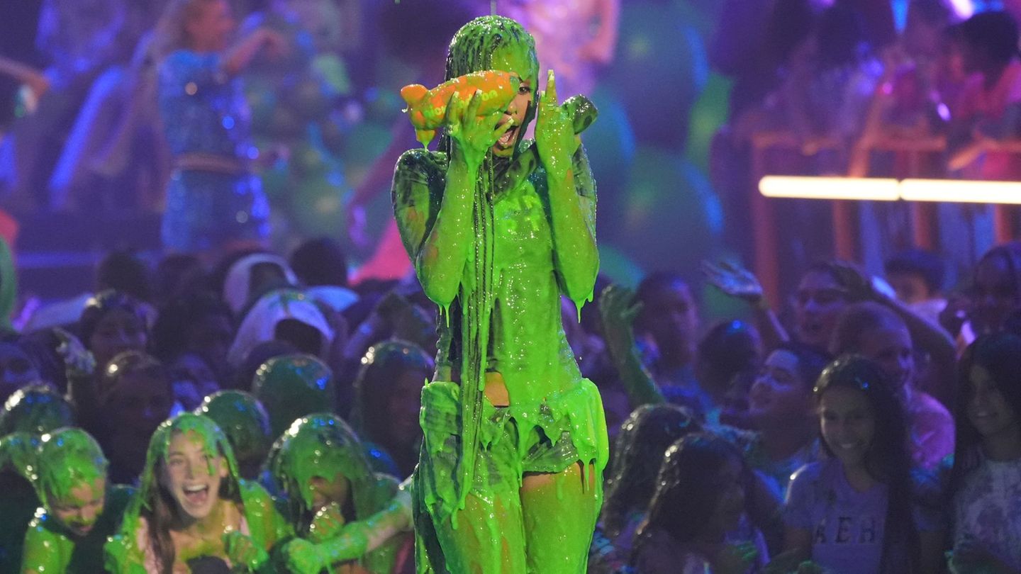 Schleim-Party: Sabrina Carpenter räumt bei den Kids Choice Awards ab