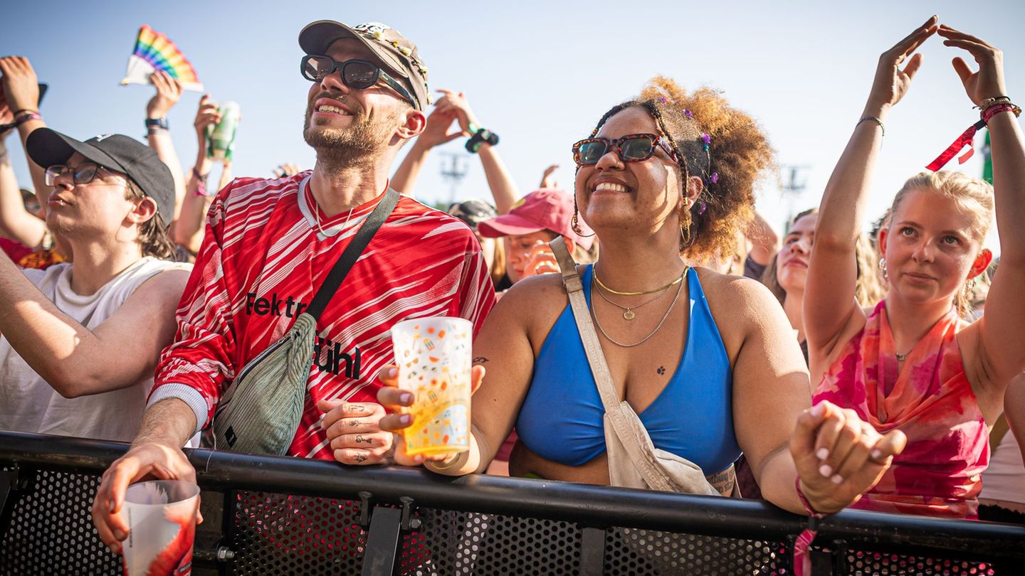 Scheeßel im Kreis Rotenburg: Zehntausende beim Hurricane-Festival