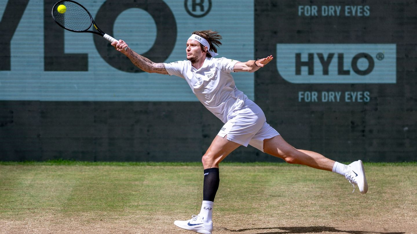 Tennis: Kasache Bublik holt Titel bei Rasen-Turnier in Halle