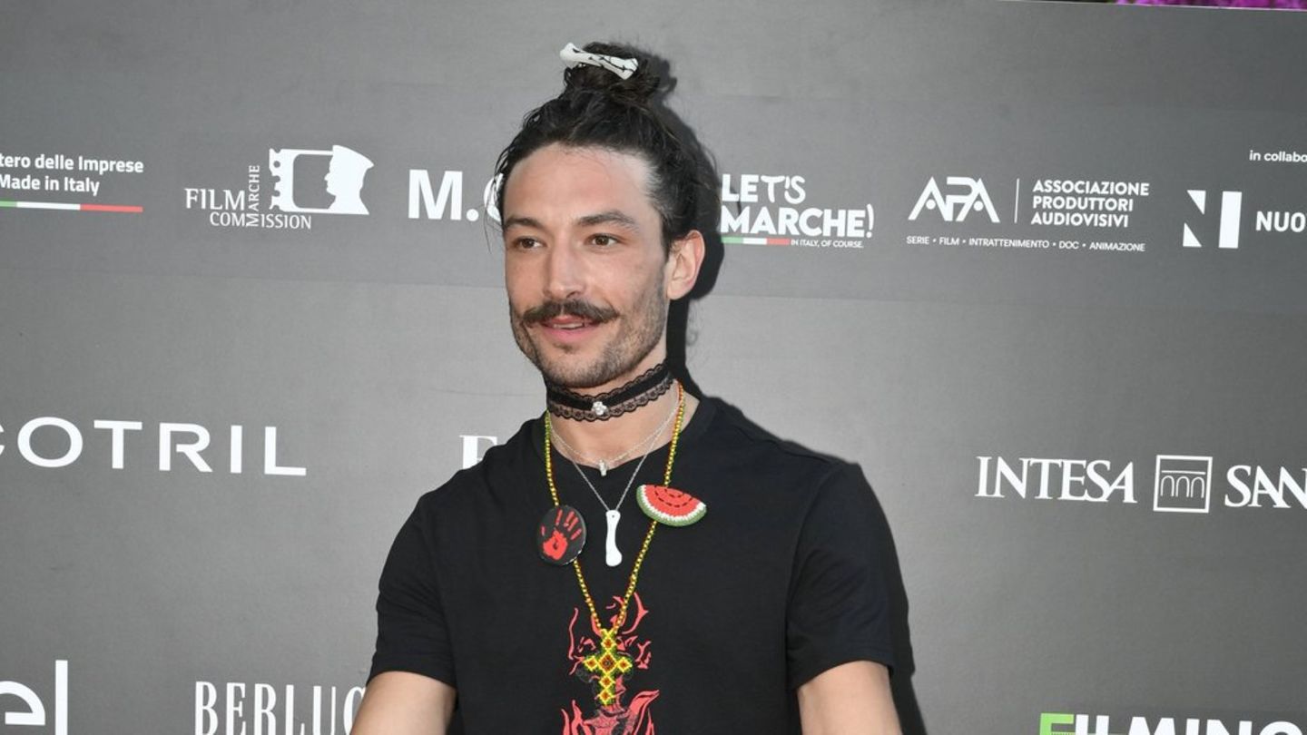 Nach diversen Skandalen: Ezra Miller strebt Hollywood-Comeback an