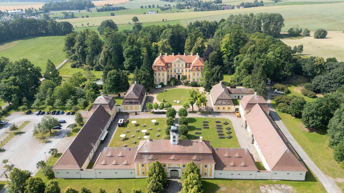Ausstellungen: Schloss Rammenau zeigt Alltag von Adel und Gesinde