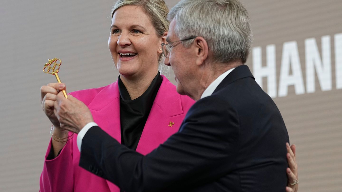 Neue Präsidentin: Schlüssel für Olympia: Bach übergibt beim IOC an Coventry