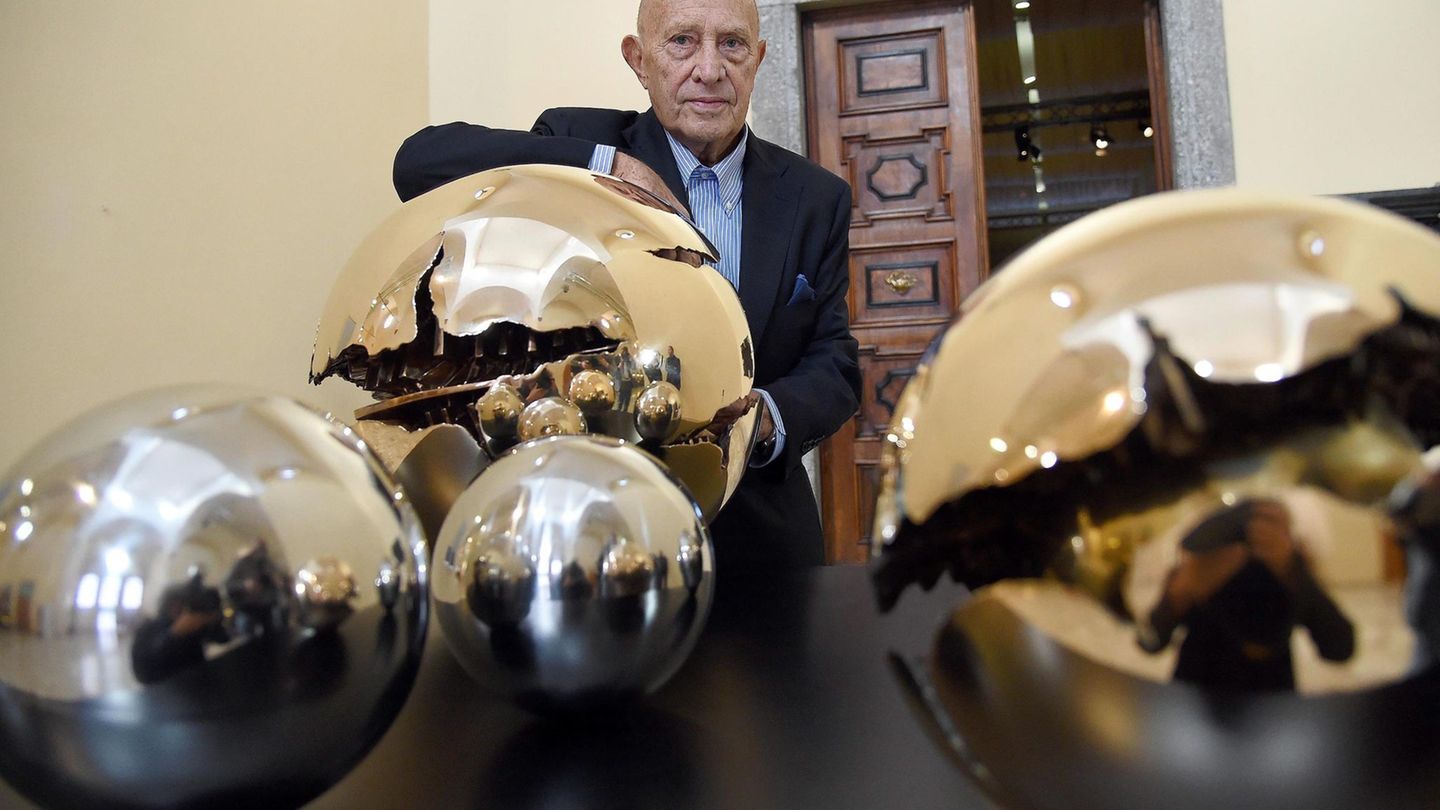 Skulptur der Nachkriegszeit: Italiens Bildhauer Arnaldo Pomodoro ist gestorben