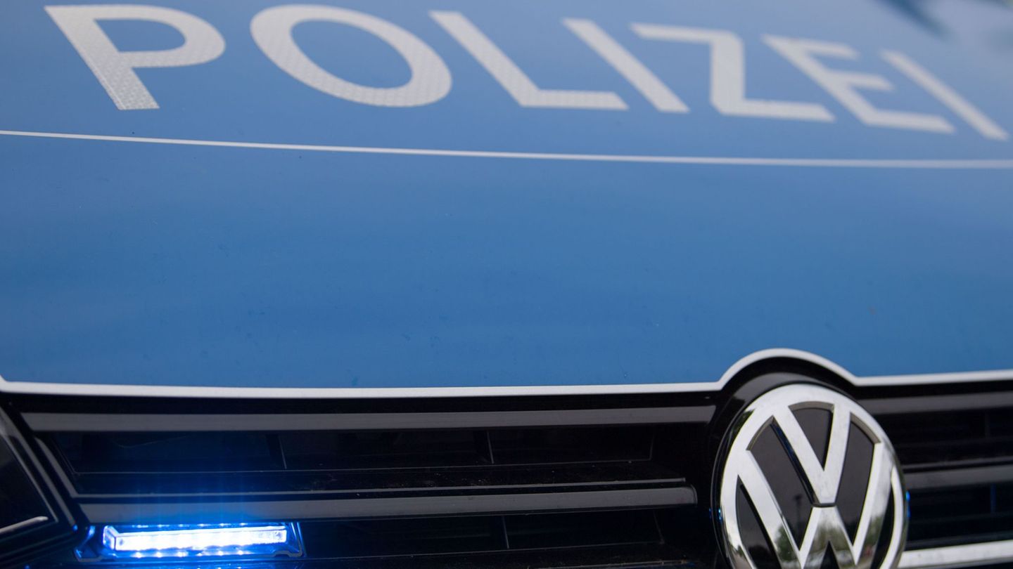 Vollsperrung: Lastwagenfahrer stirbt nach Unfall – A8 gesperrt