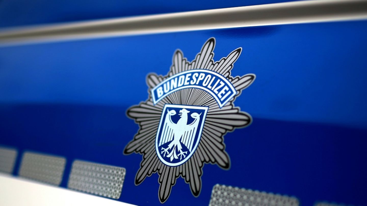 Durchsuchungen bei Schleusern in Bayern: Ermittlungen gegen fünf Tatverdächtige