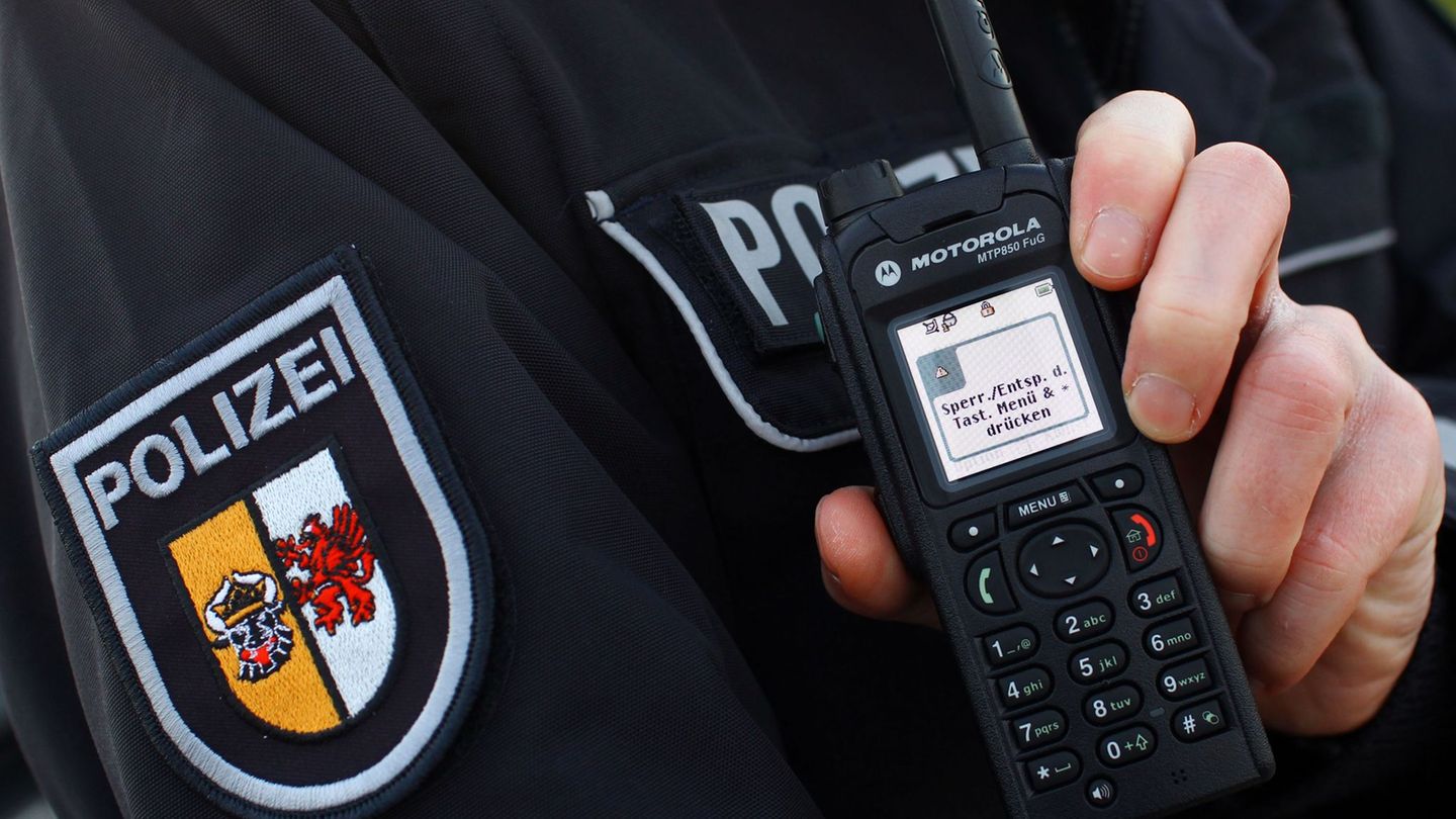 Kriminalität: Nach Hackerangriff auf Polizei-Handys: IT-Profis gefordert