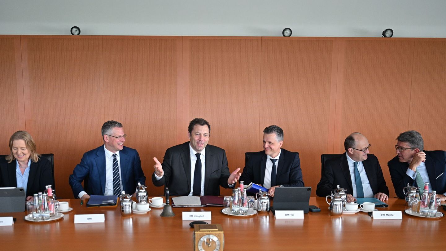 Finanzen: Kabinett soll Klingbeils Haushalt auf den Weg bringen