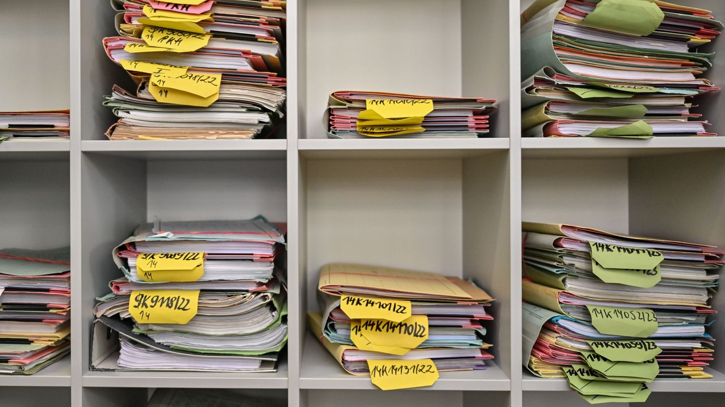Kampf gegen Bürokratie: Sachsen will beim Bürokratieabbau Nägel mit Köpfen machen