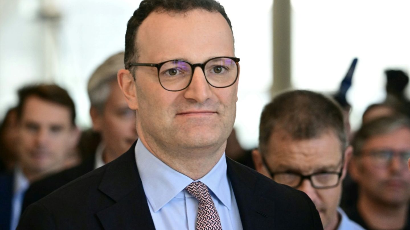 Bundestag: Spahn nimmt in Haushaltsausschuss Stellung zu Masken-Bericht