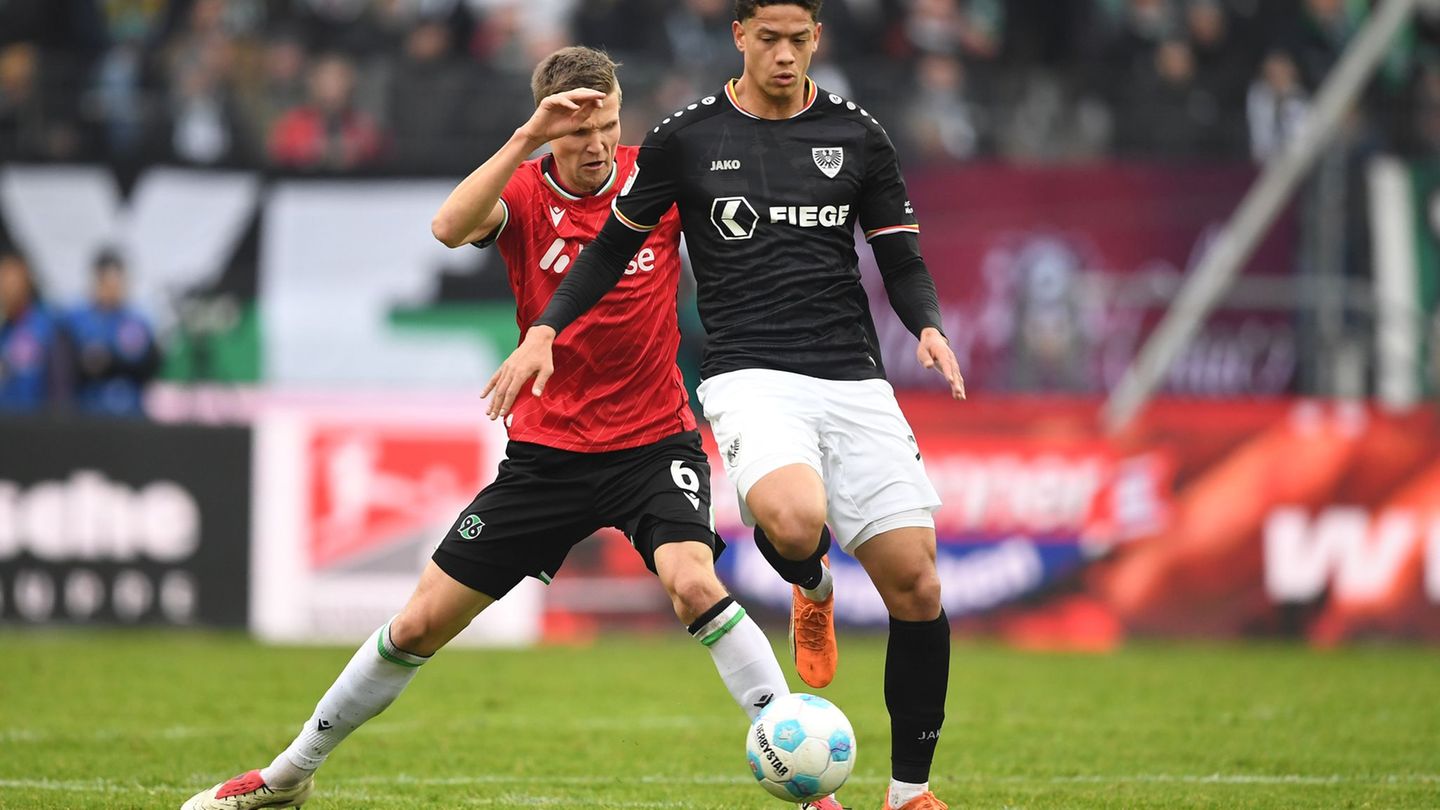 Fußball-Bundesliga: Nemeth verlässt HSV und kehrt nach Ungarn zurück