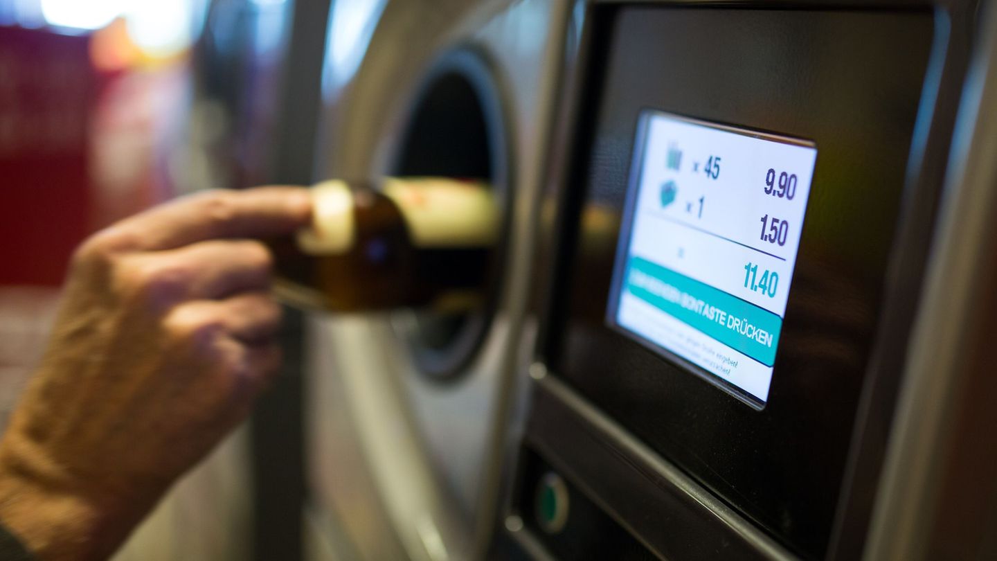 Polizei ermittelt: Millionenbrand in Germersheim wohl von Pfandautomat entfacht